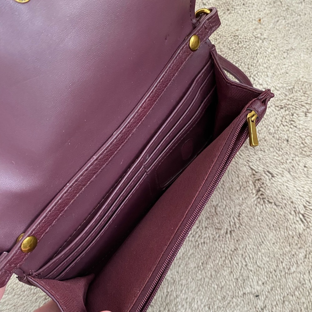 Universal Thread Crossbody Wallet! - image 3